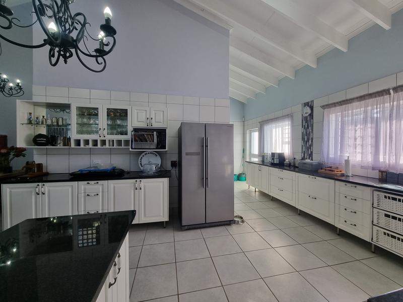 4 Bedroom Property for Sale in Outeniqua Strand Western Cape